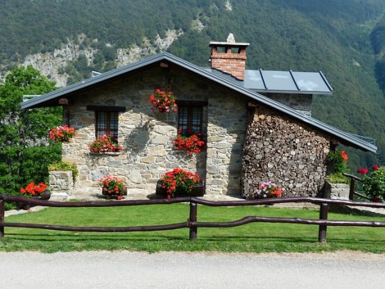 holiday-house-177398_640 holiday-house-177398_640