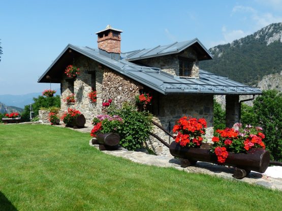 holiday-house-177401_1280 holiday-house-177401_1280
