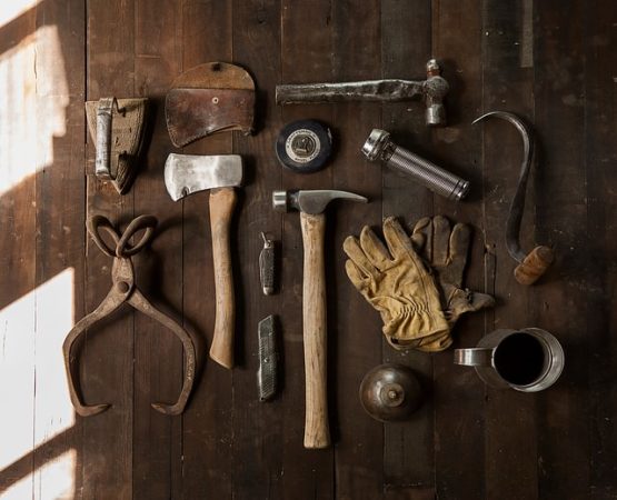 tools-498202_640 tools-498202_640